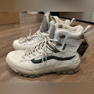 New Vans Ultrarange Exo Hi GORE-TEX MTE-3 Khaki Gum DEFCON White Men Sz 8.5